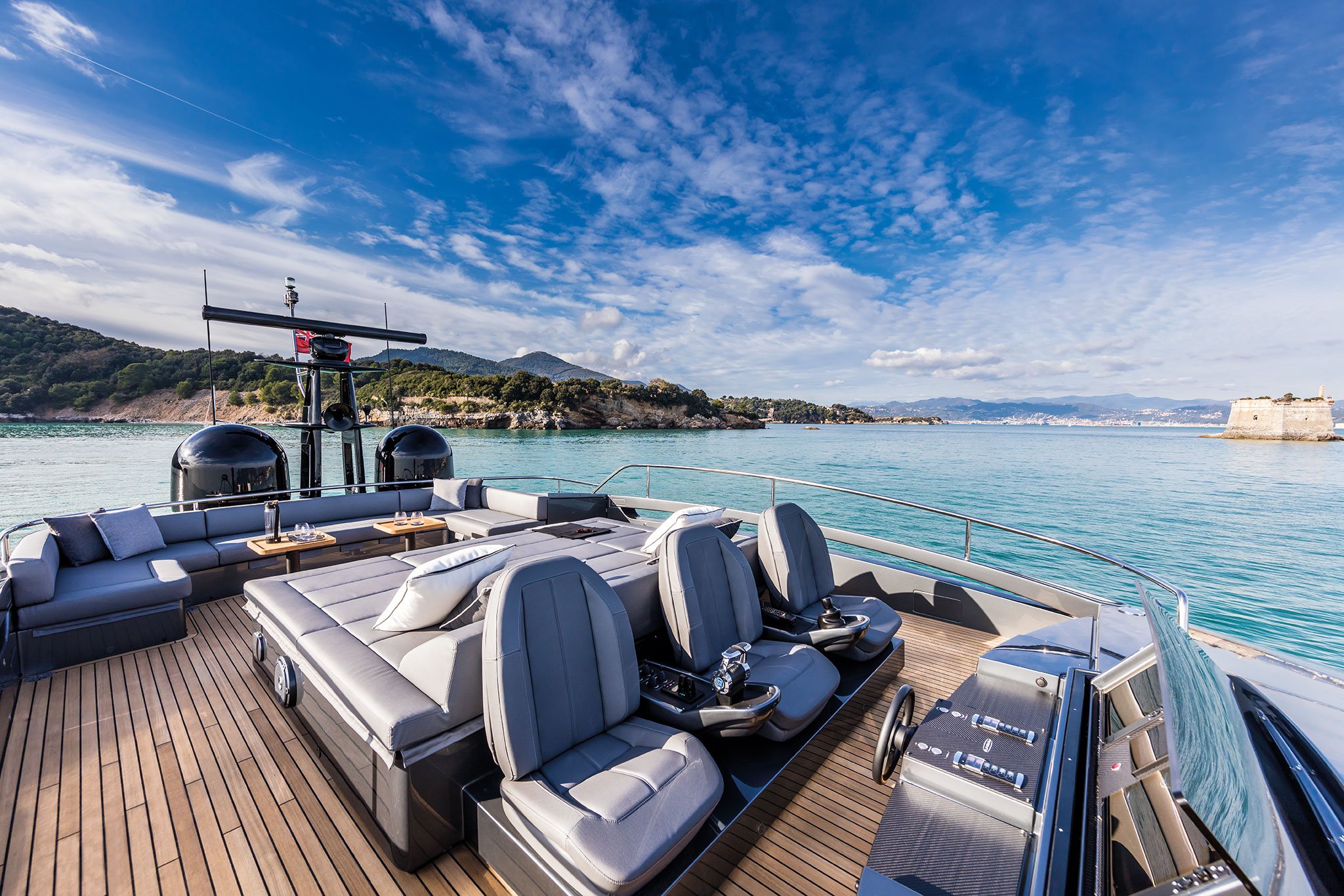 ferretti-group-pershing-9x-yachts-france-171-4